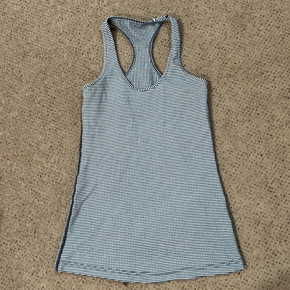 Gently used lululemon gingham tank